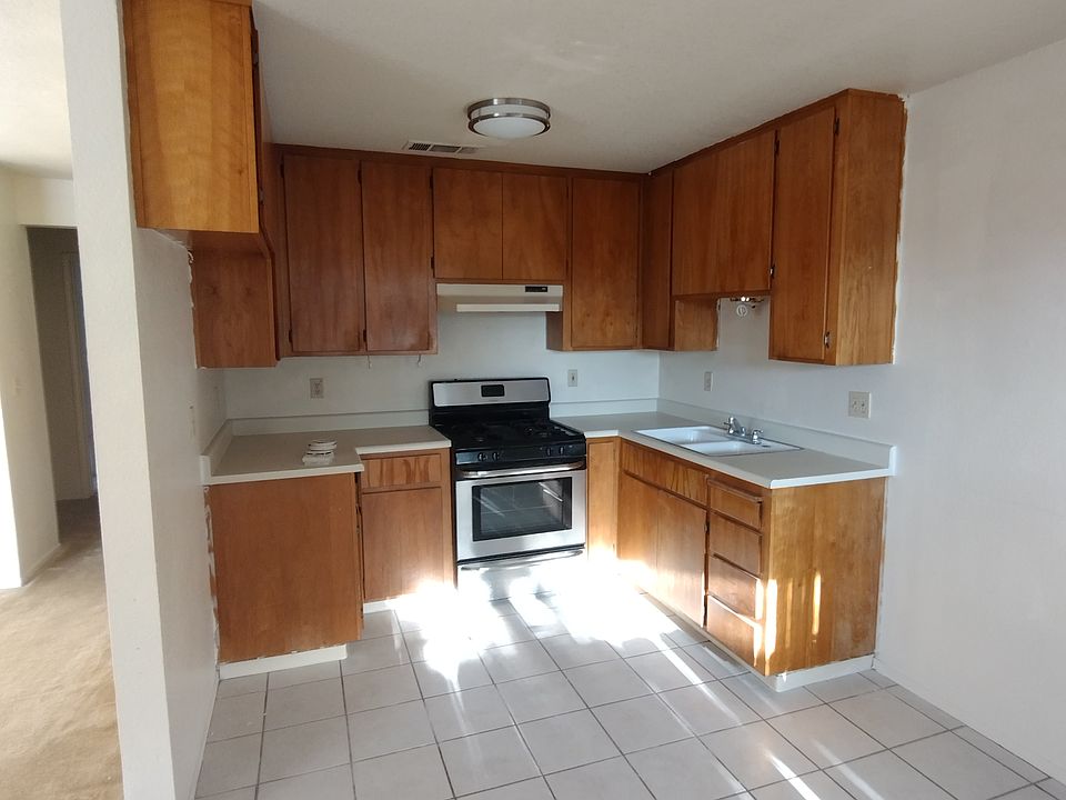 1st image of 559 Rose Ct #2