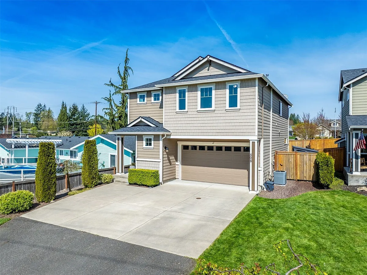 Building Photo - 508 21st Dr