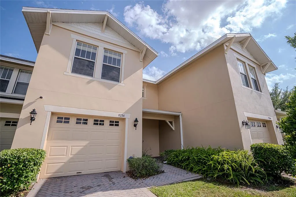 3 bed, 3.0 bath, 1818 sqft, $2,100 — Photo 2