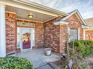 408 Cedar Ln, Moore, OK 73160