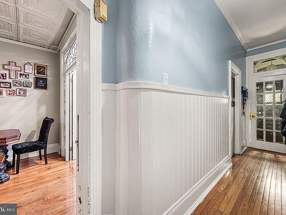 3rd image of 722 Christian St