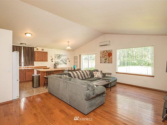 5th image of 8430 Aspen Ct SE