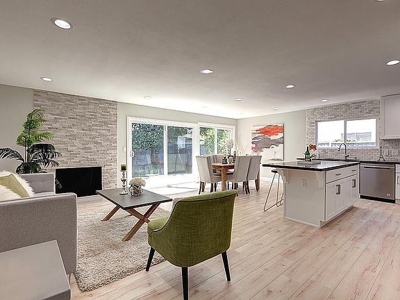 5th image of 878 Le Compte Pl
