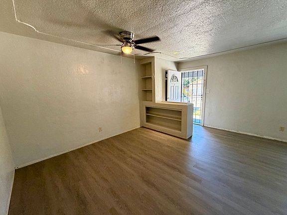 3rd image of 930 De Moll Dr