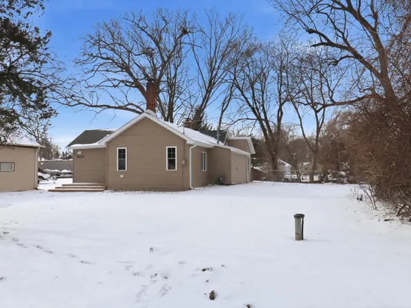 39470 N Woodland Ave, Antioch, IL 60002
