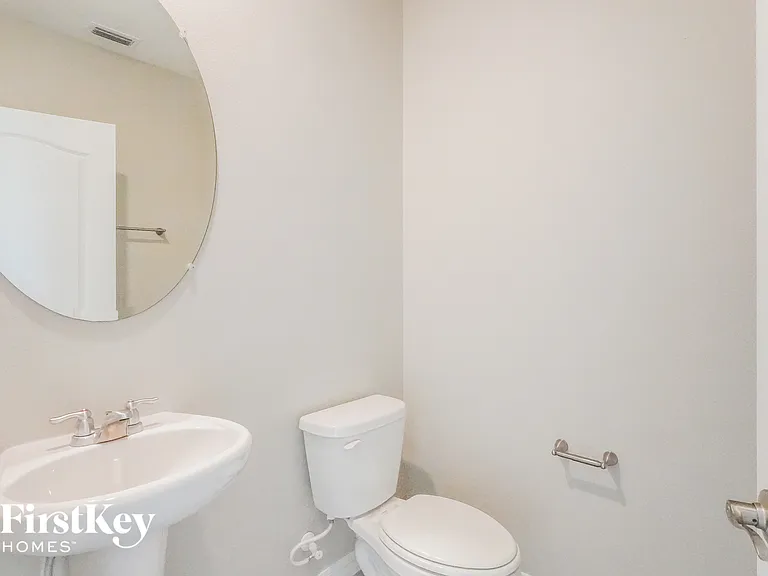 465 Noble Ave — Photo 14