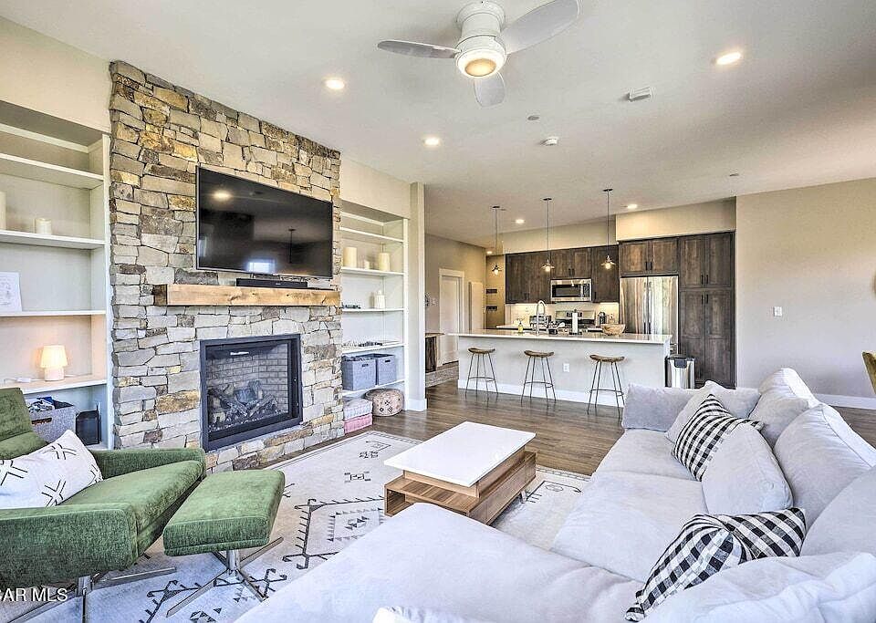 1st image of 400 Baker Drive #304