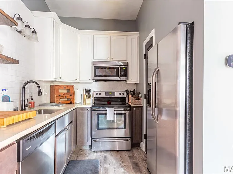 906 Hickory St — Photo 5