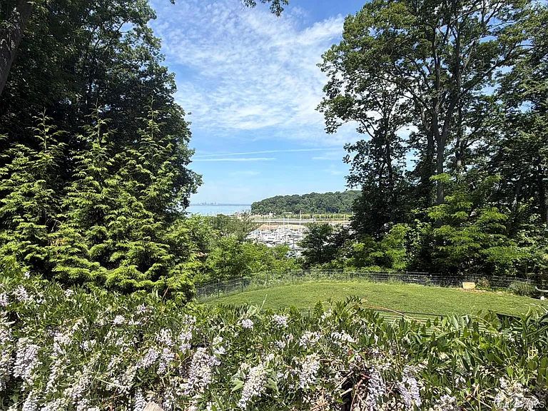 2 Prospect Ave — Photo 3