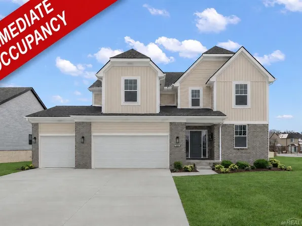 28326 Nadia Ln, Chesterfield, MI 48047