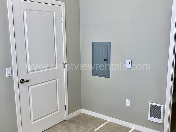 4th image of 1010 Railroad Ave #10523351