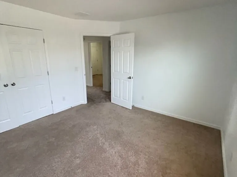 4738 Rockvale Dr — Photo 11