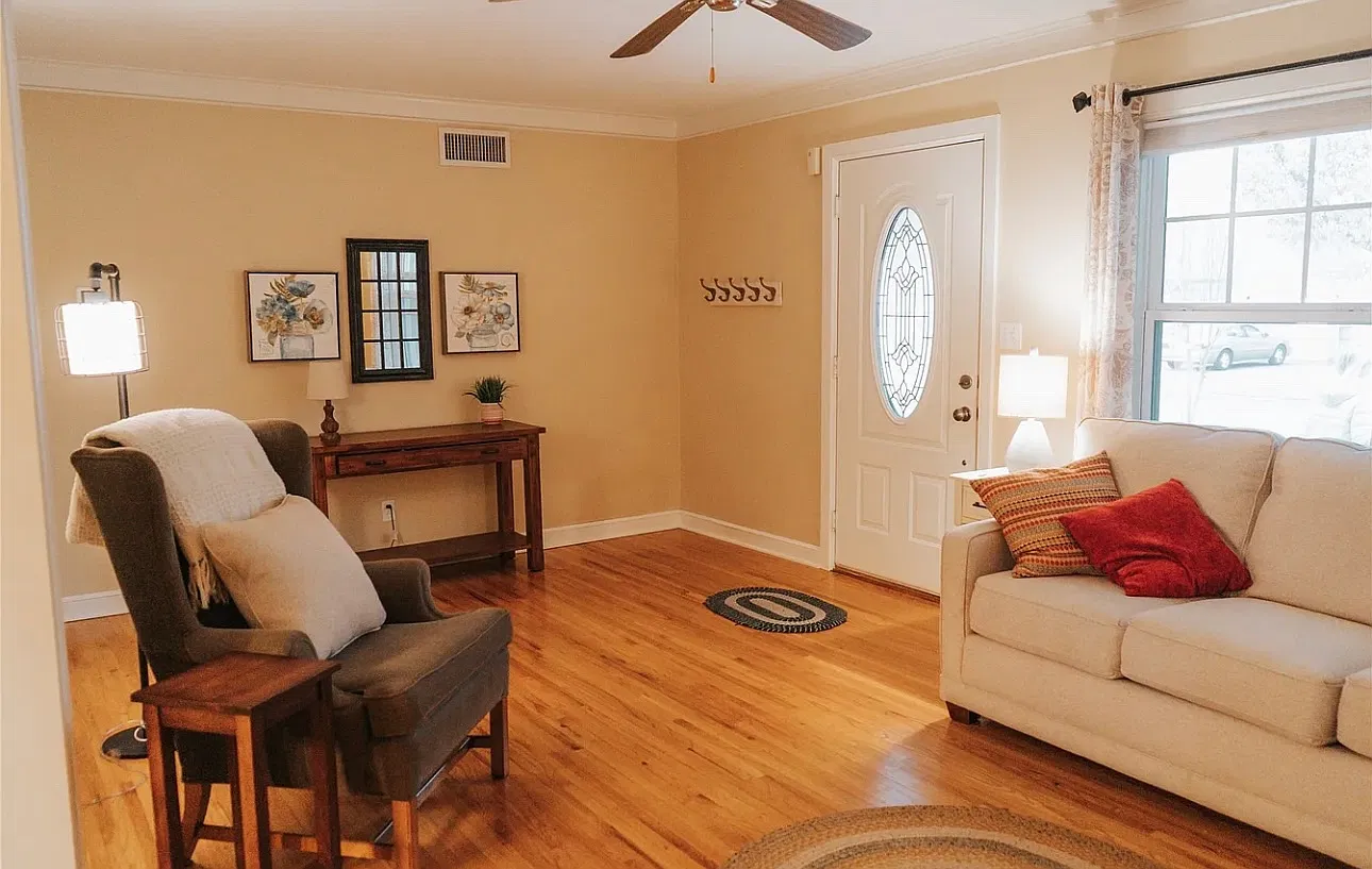 3 bed, 1332 sqft, $1,750 — Photo 4