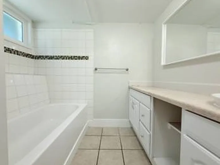652 E Roosevelt Ave — Photo 14