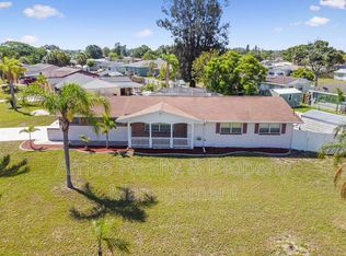 488 Flamingo Dr, Apollo Beach, FL 33572