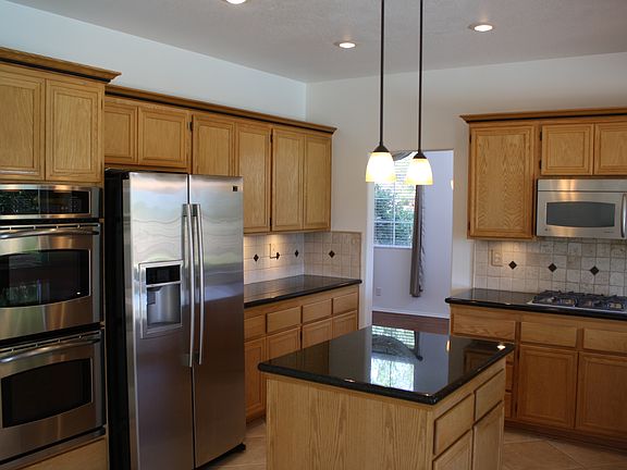 5th image of 6010 Hyde Park Dr