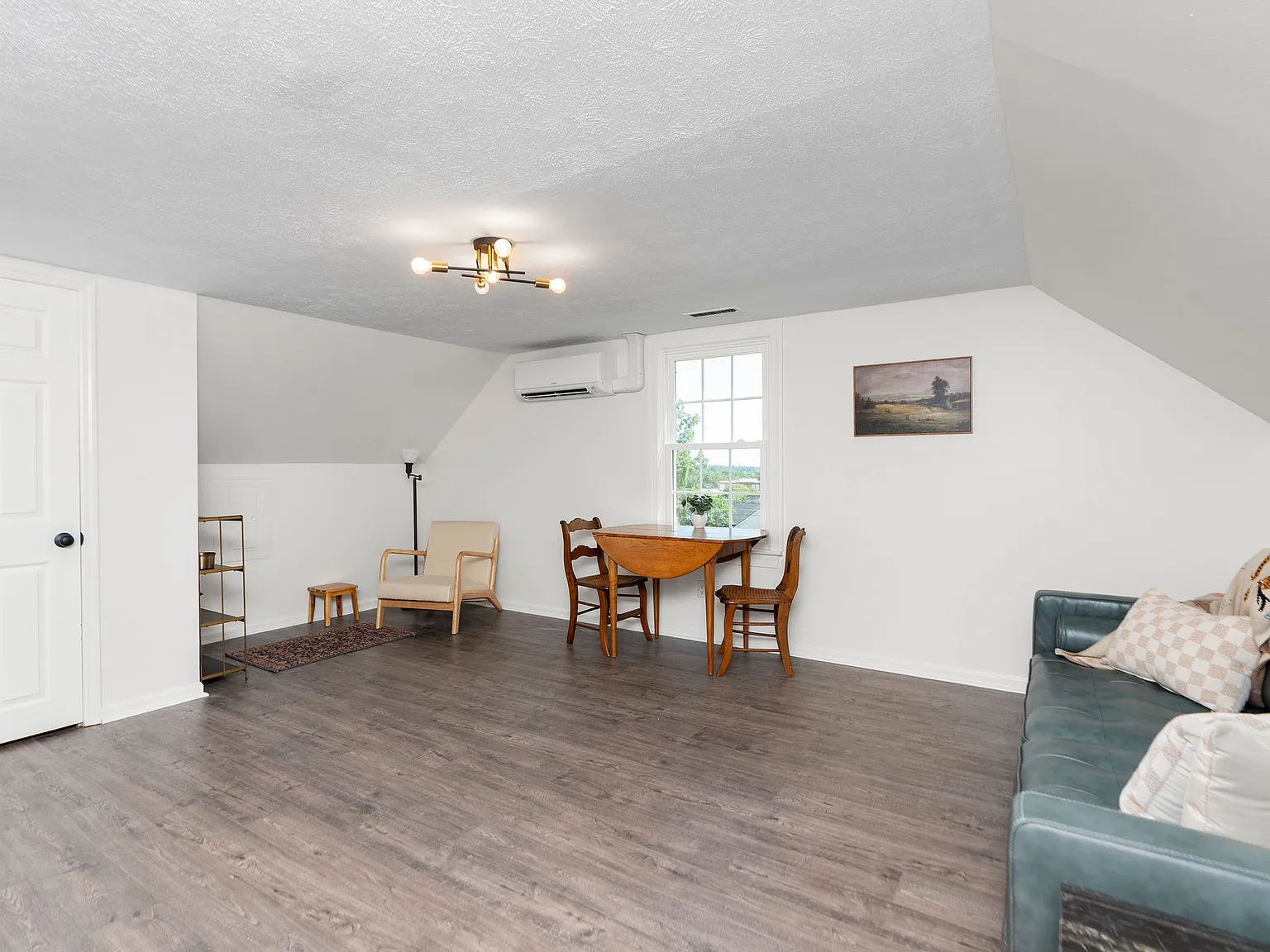 1 bed, 1000 sqft, $1,345 — Photo 4