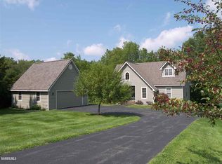 9 Cemetery Ridge Rd, Galena, IL 61036