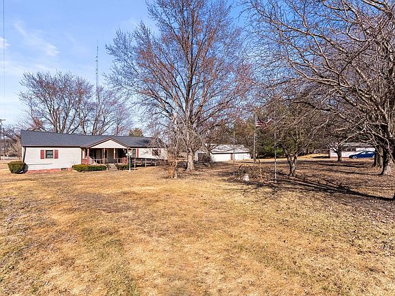 2nd image of 200 E Brown St