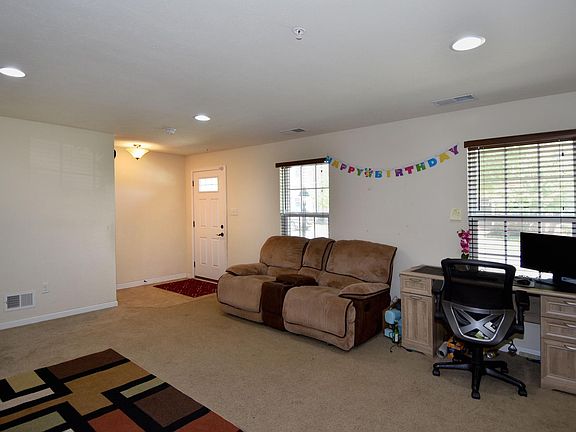5th image of 1803 Rutgers Ln