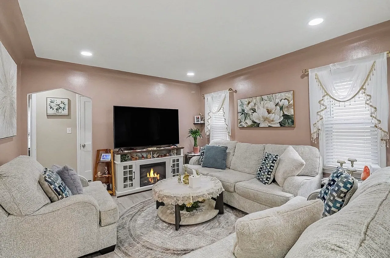 3 bed, 1820 sqft, $1,750 — Photo 2