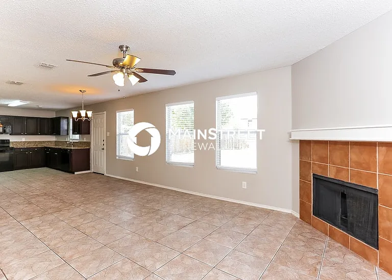 3011 Clemente Dr — Photo 4