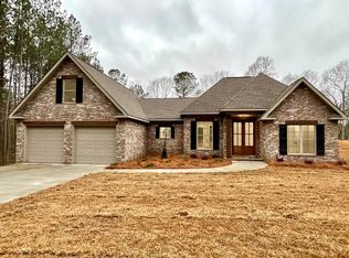 26 Magnolia Crossing Rd, Sumrall, MS 39482
