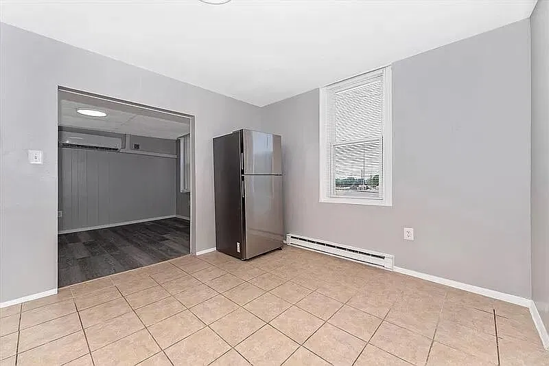 1 bed, 900 sqft, $1,125 — Photo 3