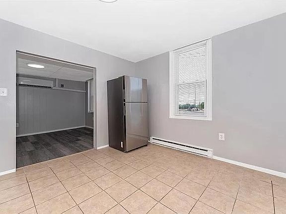 3rd image of 111 Elizabeth St #6