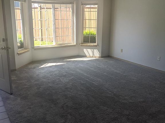2nd image of 7228 53rd Ave NE #B