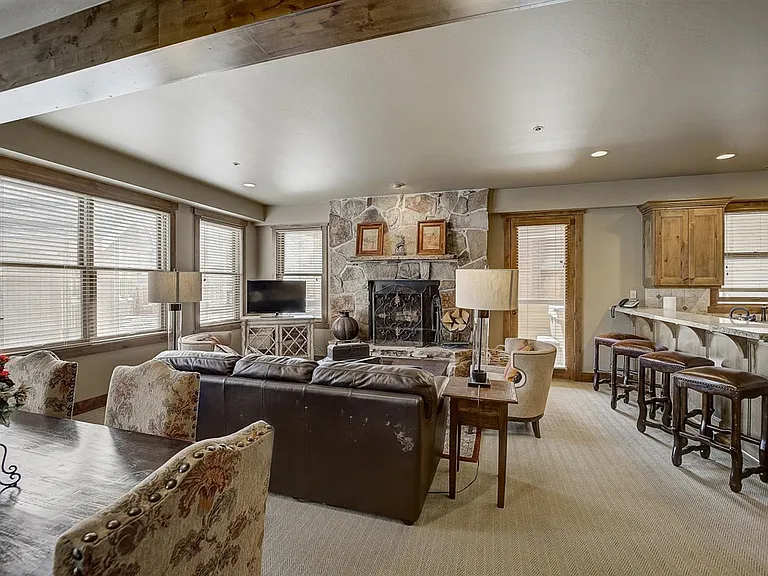 7580 Royal St E #22 — Photo 4