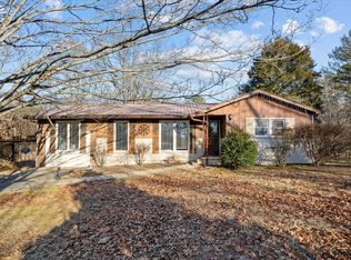 10168 New Hope Rd, Bon Aqua, TN 37025