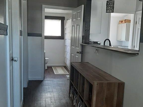5th image of 218 N Main St