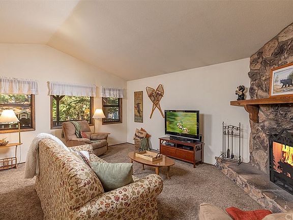 3rd image of 42809 Cedar Ave