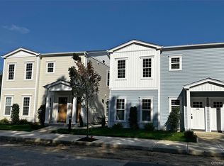 7 Patton Ave #3B, Wyandanch, NY 11798
