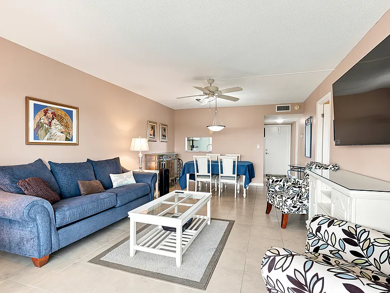 950 Hillcrest Dr #507 — Photo 2
