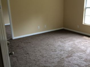 250 Willow Creek Dr APT 8, Madisonville, TN 37354