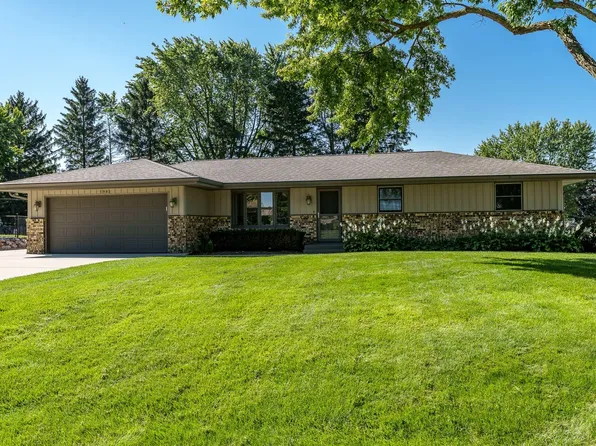 5981 Heidi Dr, Rockford, IL 61109