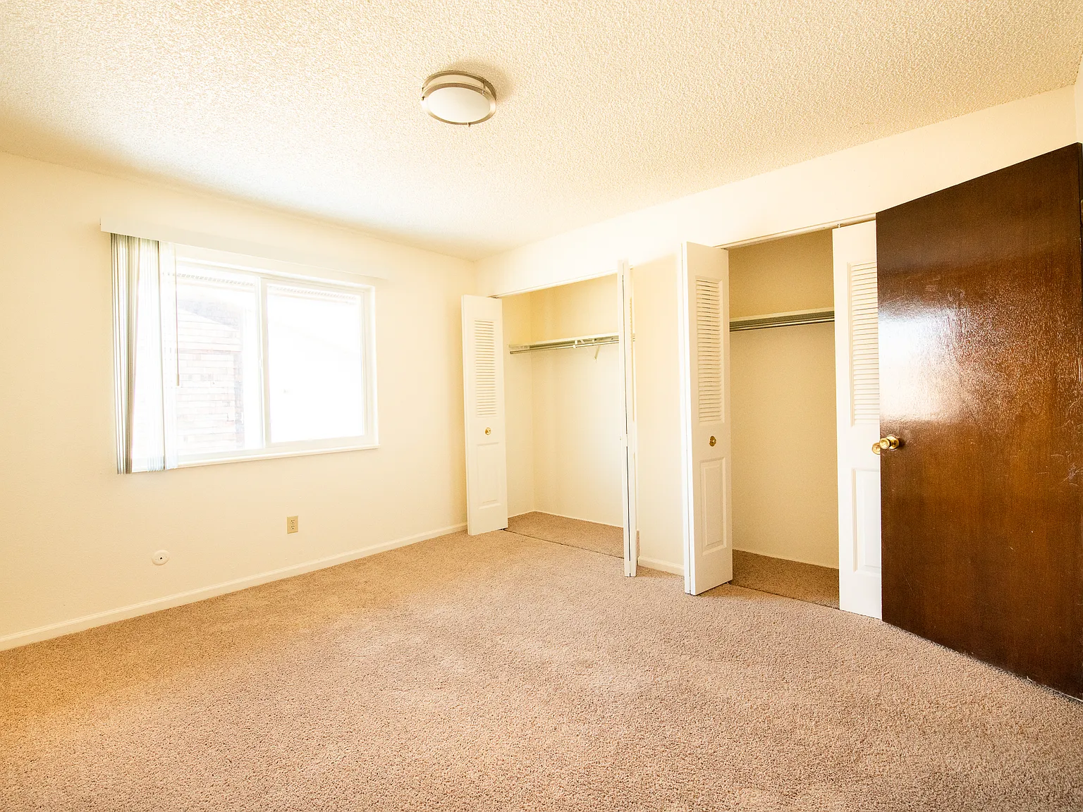 Glenwood Court Village — Photo 3
