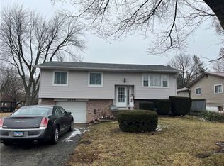 2668 Finch Dr, Decatur, IL