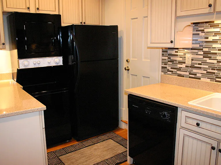 1201 Sunken Rd #1/2 — Photo 4