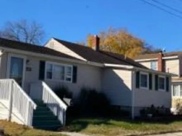 87 Oak St, Pennsville, NJ 08070