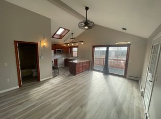 24 Fairway Ln #3, Hancock, ME 04640