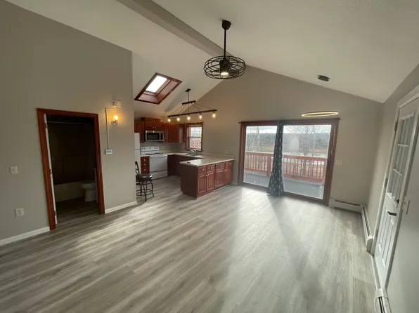 24 Fairway Ln #3, Hancock, ME 04640