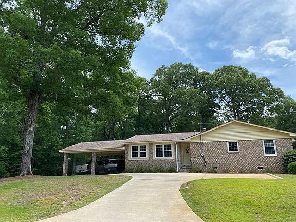 2nd image of 830 Evergreen Dr