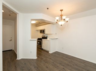 Cloverdale Towers, Los Angeles, CA 90036