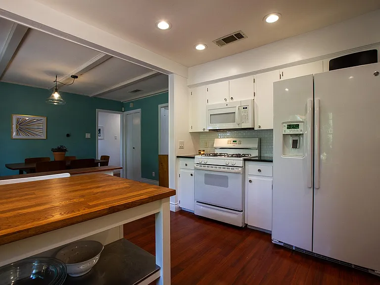 8511 Jamestown Dr — Photo 10
