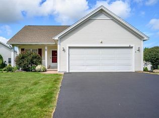 2 Glenn Hvn, Spencerport, NY 14559