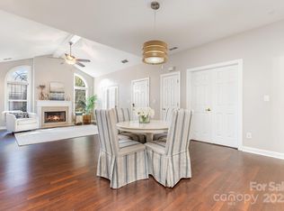 8572 Highland Glen Dr, Charlotte, NC 28269