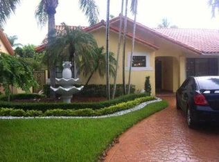 8435 NW 165th Ter, Miami Lakes, FL 33016
